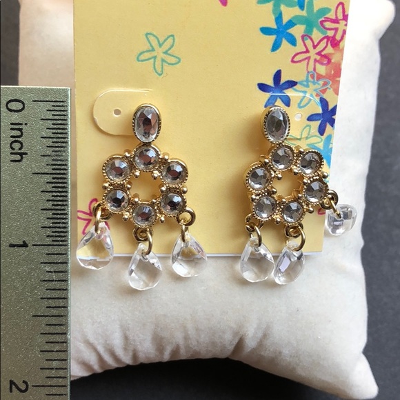 Gold tone chandelier Earrings - Picture 5 of 5
